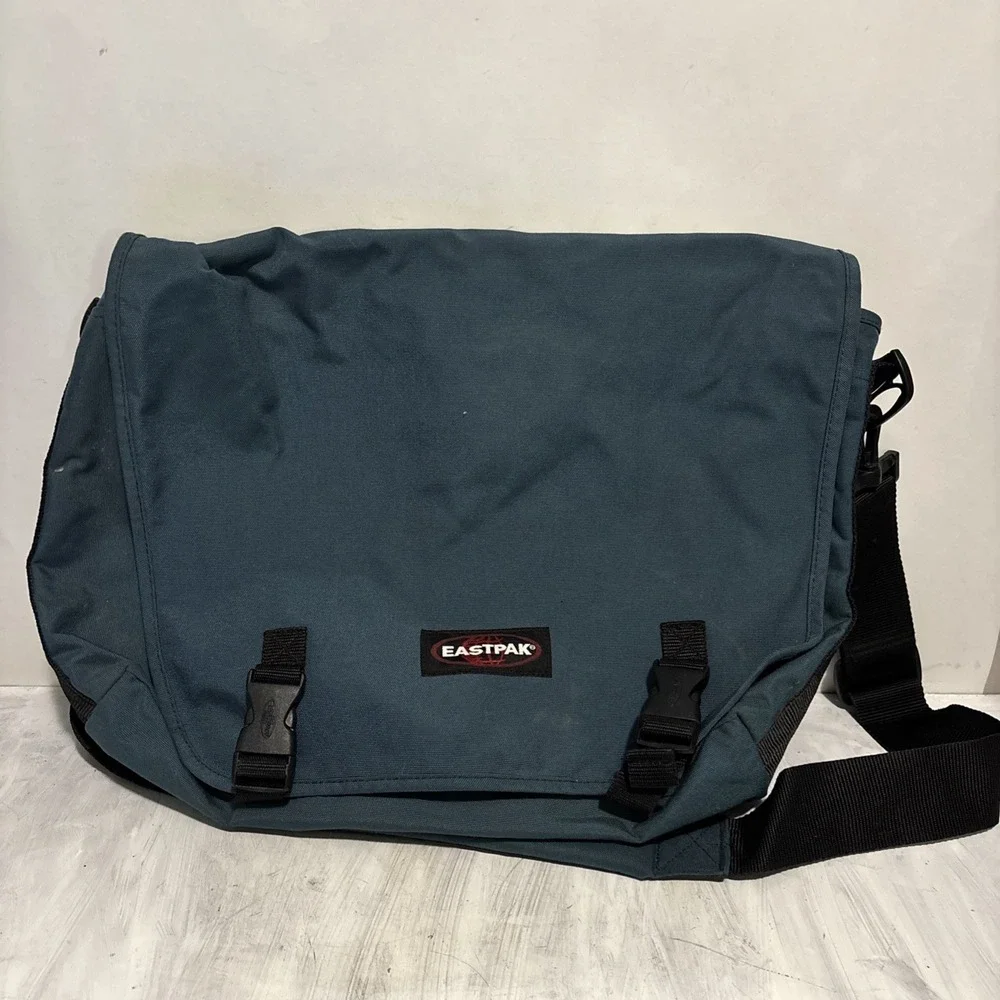 EastPack blue/green Messenger Bag 18 Inch